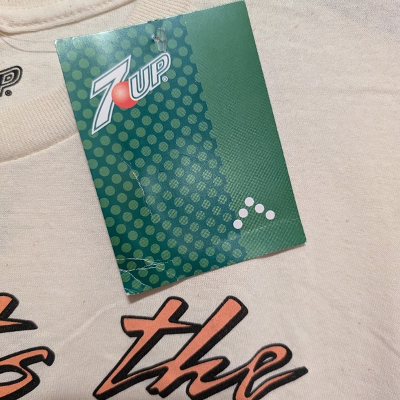 Adult Shirt 7 UP Size XL Brand New with tag - Picture 2 of 3